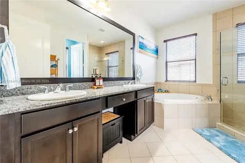 3323 W 96th Place Hialeah FL 33018