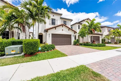3323 W 96th Place Hialeah FL 33018