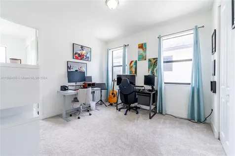 3323 W 96th Place Hialeah FL 33018