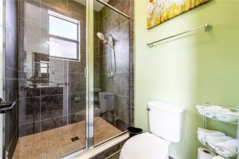 3323 W 96th Place Hialeah FL 33018