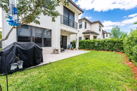3323 W 96th Place Hialeah FL 33018