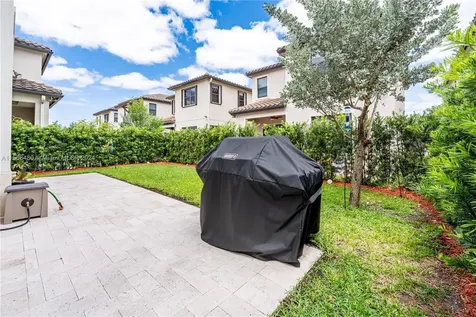 3323 W 96th Place Hialeah FL 33018