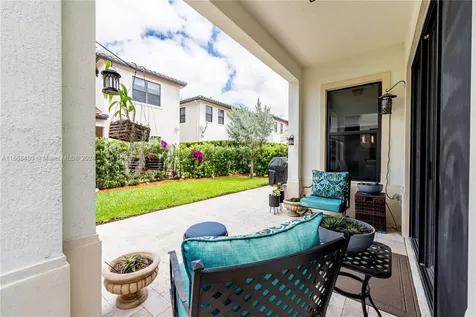 3323 W 96th Place Hialeah FL 33018
