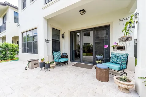 3323 W 96th Place Hialeah FL 33018