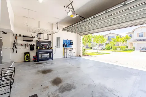 3323 W 96th Place Hialeah FL 33018
