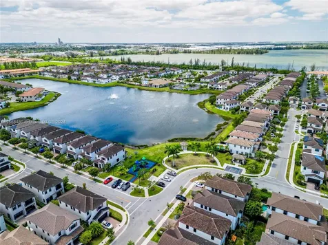 3323 W 96th Place Hialeah FL 33018