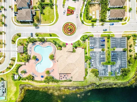 3323 W 96th Place Hialeah FL 33018