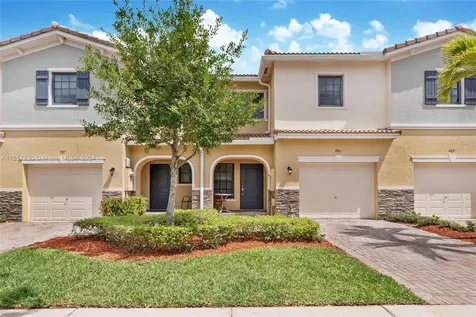 401 NE 194th Terrace Miami FL 33179