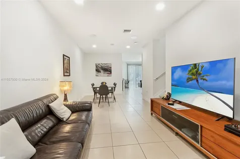 401 NE 194th Terrace Miami FL 33179