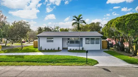 916 SW 7th Avenue Hallandale Beach FL 33009