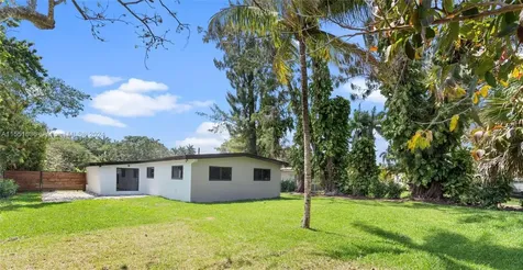 359 NE 158th Street Miami FL 33162