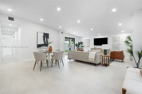 359 NE 158th Street Miami FL 33162