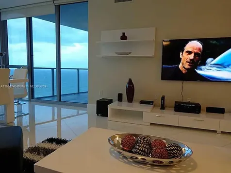 3101 S Ocean Drive Hollywood FL 33019