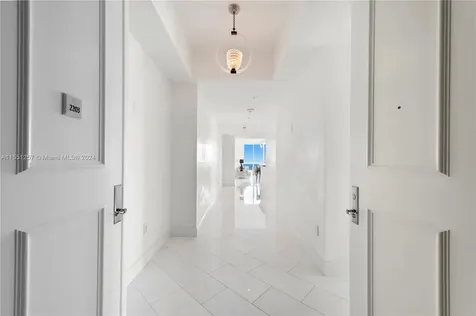 100 S Pointe Drive Miami Beach FL 33139