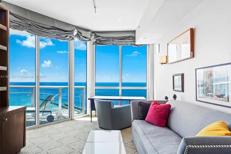 100 S Pointe Drive Miami Beach FL 33139