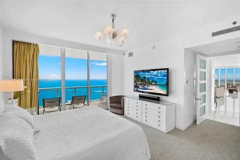100 S Pointe Drive Miami Beach FL 33139