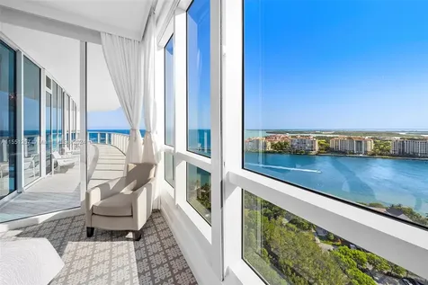 100 S Pointe Drive Miami Beach FL 33139