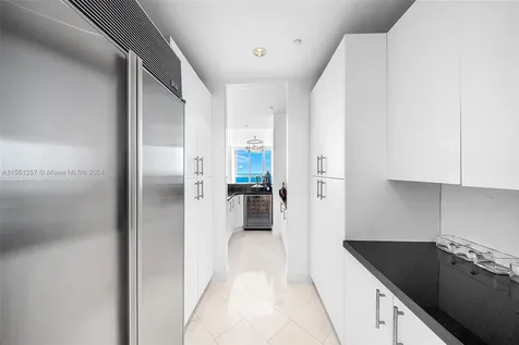 100 S Pointe Drive Miami Beach FL 33139