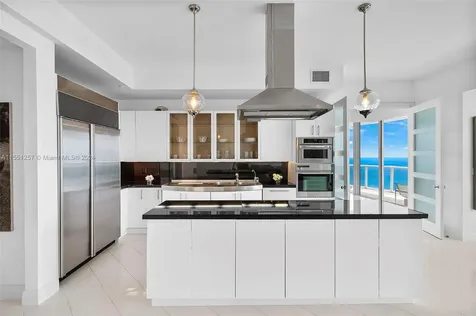 100 S Pointe Drive Miami Beach FL 33139