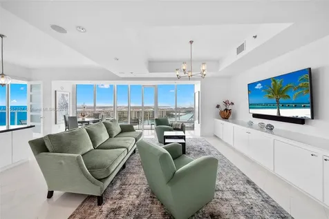 100 S Pointe Drive Miami Beach FL 33139