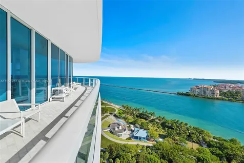 100 S Pointe Drive Miami Beach FL 33139