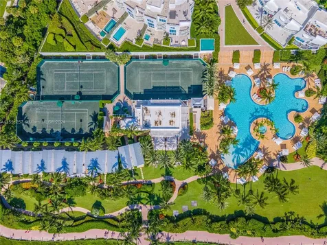 100 S Pointe Drive Miami Beach FL 33139