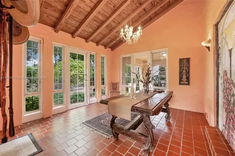 6904 Portillo Street Coral Gables FL 33146
