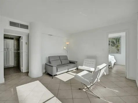 5005 Collins Avenue Miami Beach FL 33140