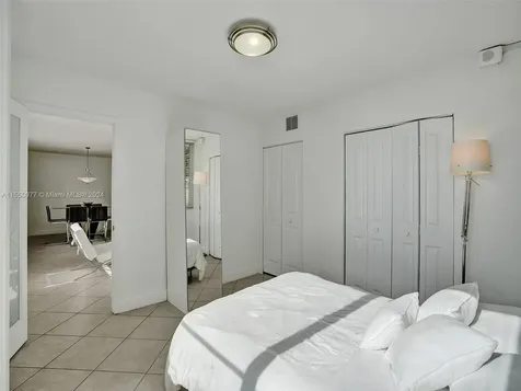 5005 Collins Avenue Miami Beach FL 33140