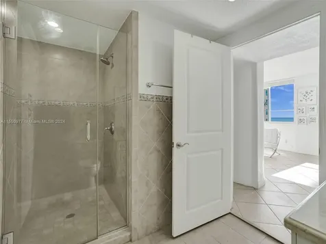 5005 Collins Avenue Miami Beach FL 33140