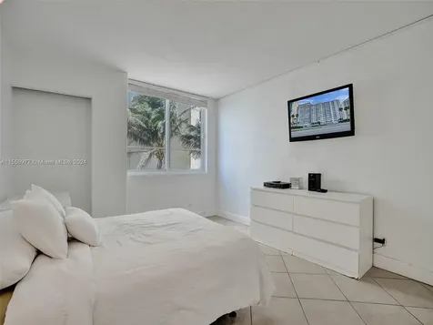 5005 Collins Avenue Miami Beach FL 33140