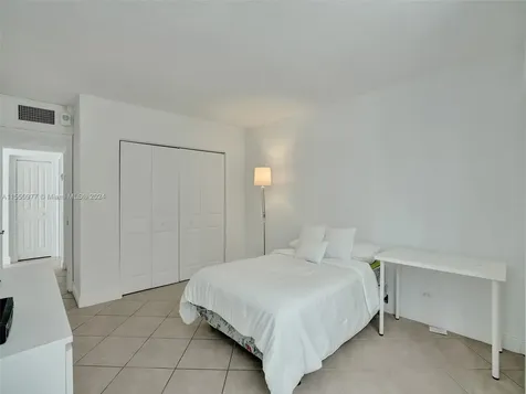 5005 Collins Avenue Miami Beach FL 33140