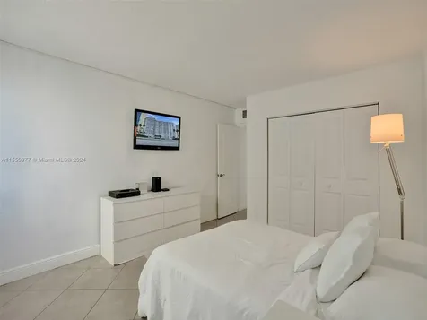5005 Collins Avenue Miami Beach FL 33140