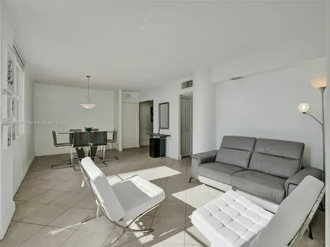 5005 Collins Avenue Miami Beach FL 33140