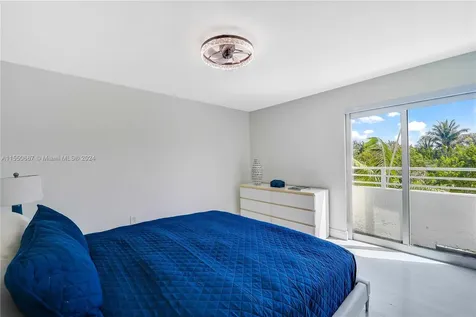 7600 Collins Avenue Miami Beach FL 33141