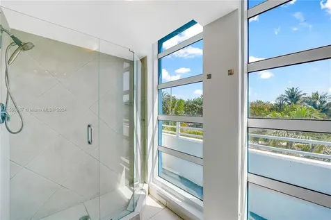 7600 Collins Avenue Miami Beach FL 33141