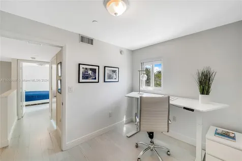 7600 Collins Avenue Miami Beach FL 33141