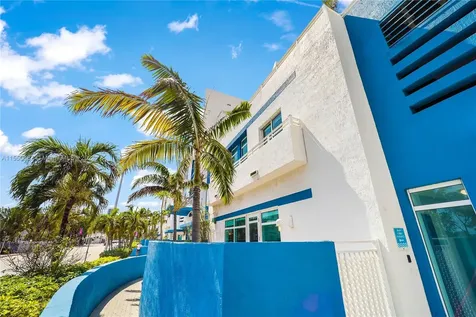 7600 Collins Avenue Miami Beach FL 33141