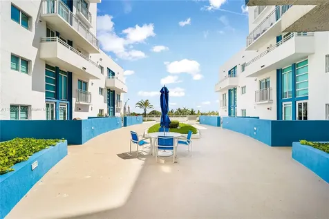 7600 Collins Avenue Miami Beach FL 33141