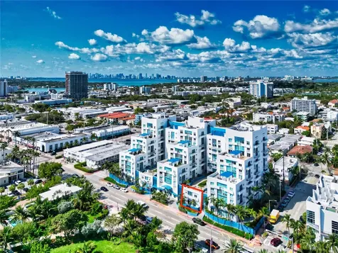 7600 Collins Avenue Miami Beach FL 33141
