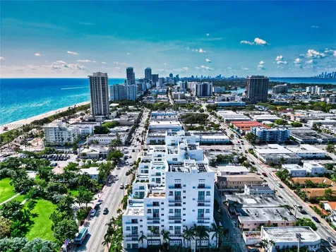 7600 Collins Avenue Miami Beach FL 33141
