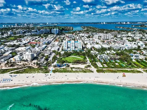 7600 Collins Avenue Miami Beach FL 33141