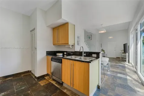 7600 Collins Avenue Miami Beach FL 33141