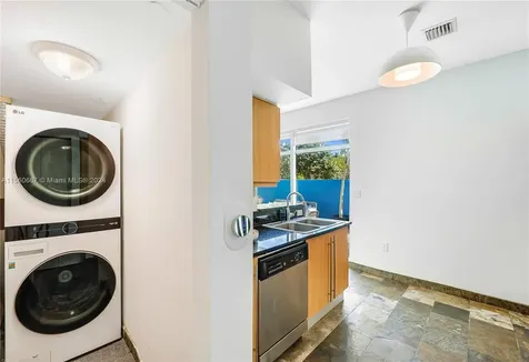 7600 Collins Avenue Miami Beach FL 33141