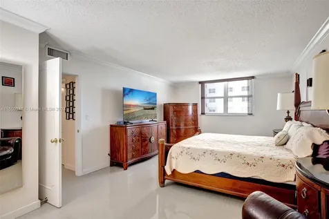 1601 S Ocean Drive Hollywood FL 33019