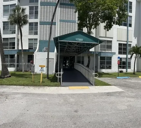 17560 Atlantic Boulevard Sunny Isles Beach FL 33160