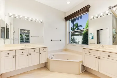 1935 Harbor View Circle Weston FL 33327