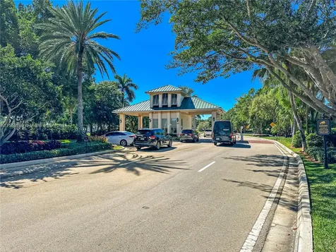 1935 Harbor View Circle Weston FL 33327
