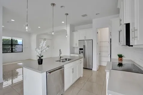 755 SW 113th Lane Pembroke Pines FL 33025