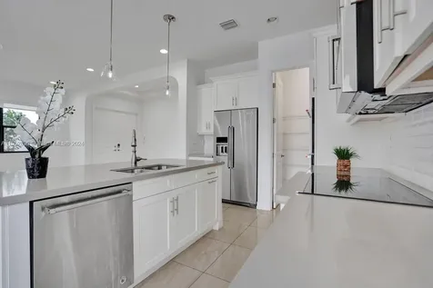 755 SW 113th Lane Pembroke Pines FL 33025